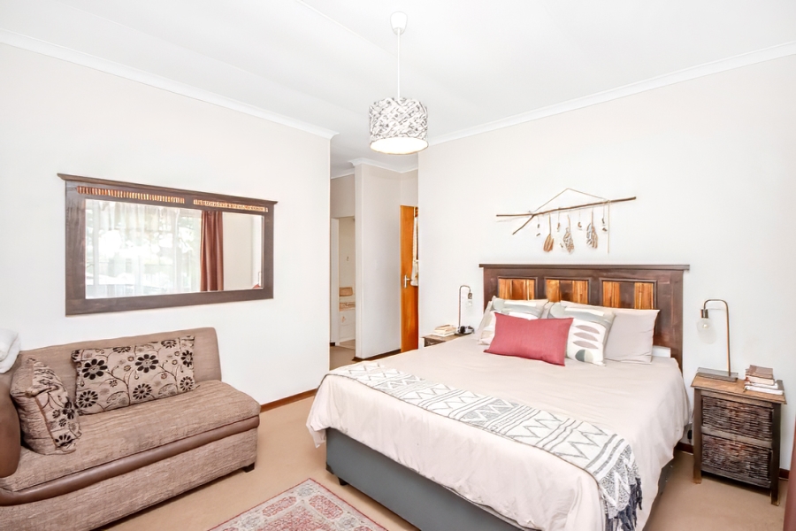 5 Bedroom Property for Sale in Roodekrans Gauteng