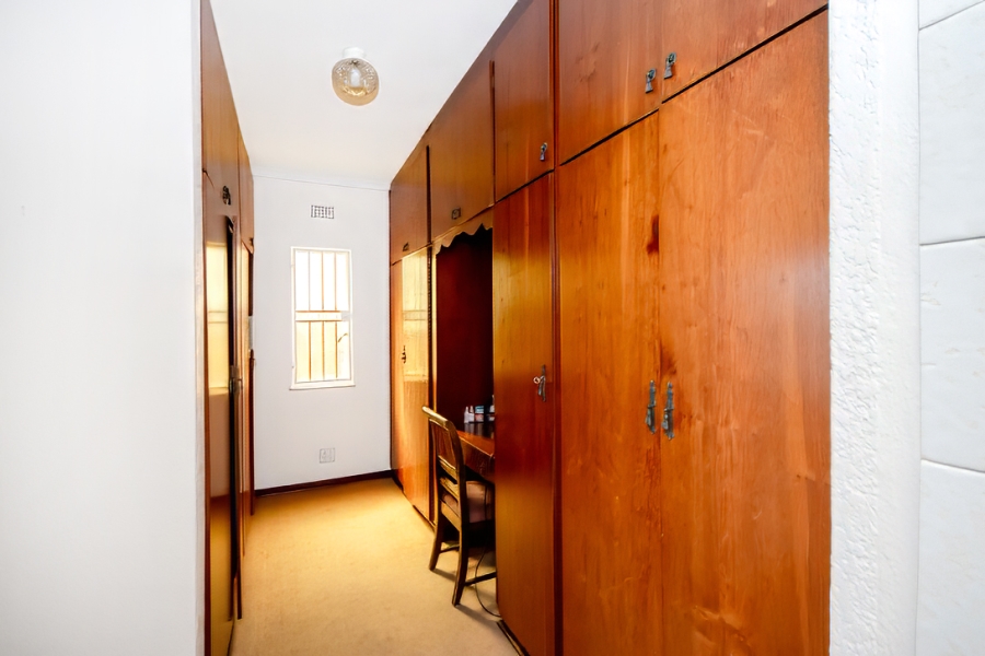 5 Bedroom Property for Sale in Roodekrans Gauteng