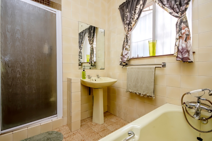 5 Bedroom Property for Sale in Roodekrans Gauteng