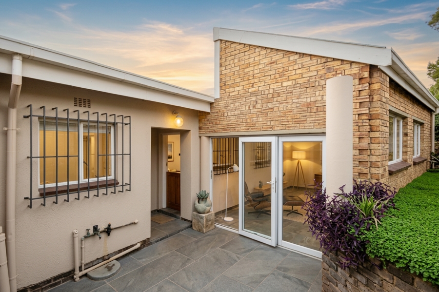 5 Bedroom Property for Sale in Roodekrans Gauteng