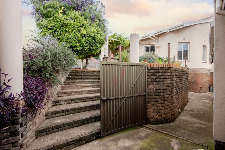 5 Bedroom Property for Sale in Roodekrans Gauteng