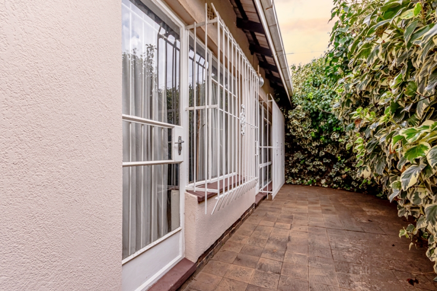 5 Bedroom Property for Sale in Roodekrans Gauteng