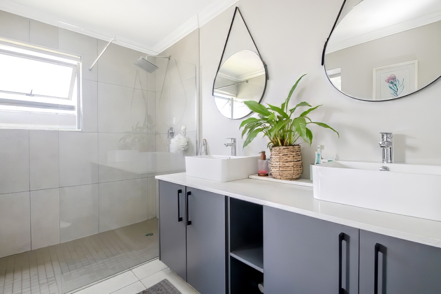 3 Bedroom Property for Sale in Helderkruin Gauteng