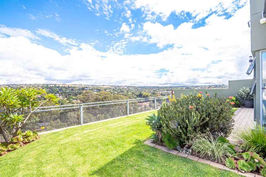 3 Bedroom Property for Sale in Helderkruin Gauteng