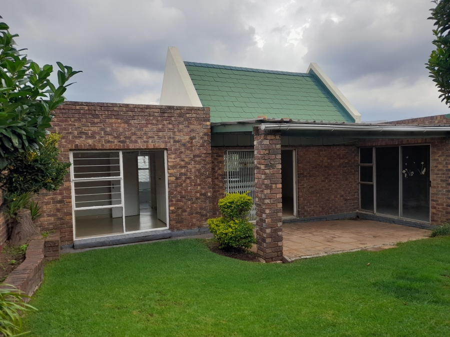 2 Bedroom Property for Sale in Oakdene Gauteng