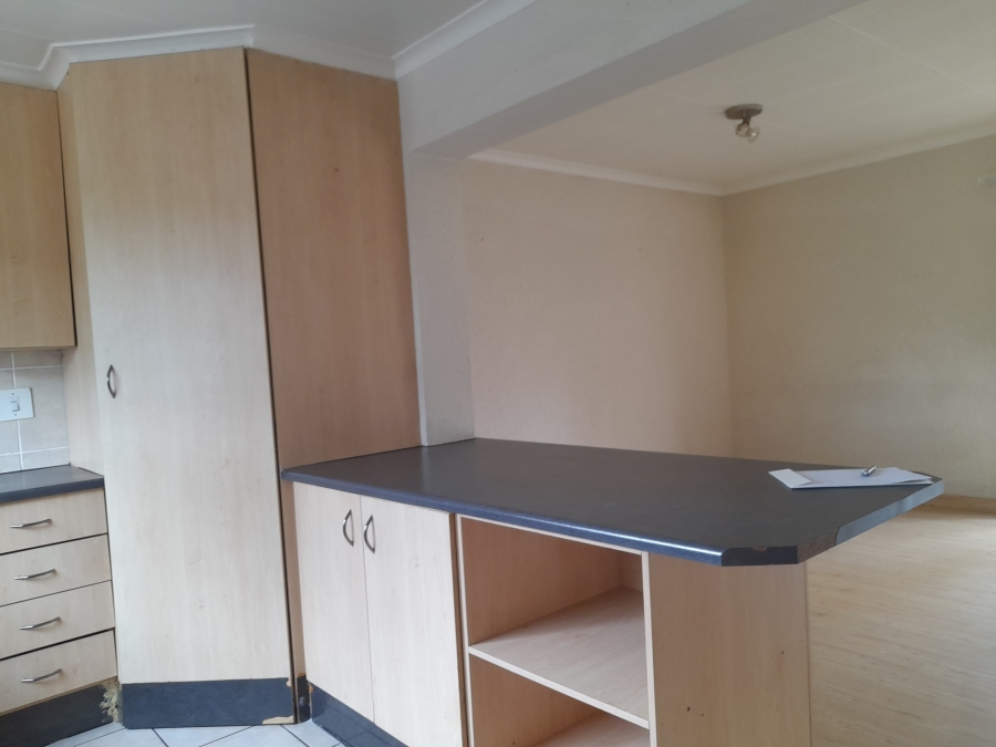 2 Bedroom Property for Sale in Oakdene Gauteng