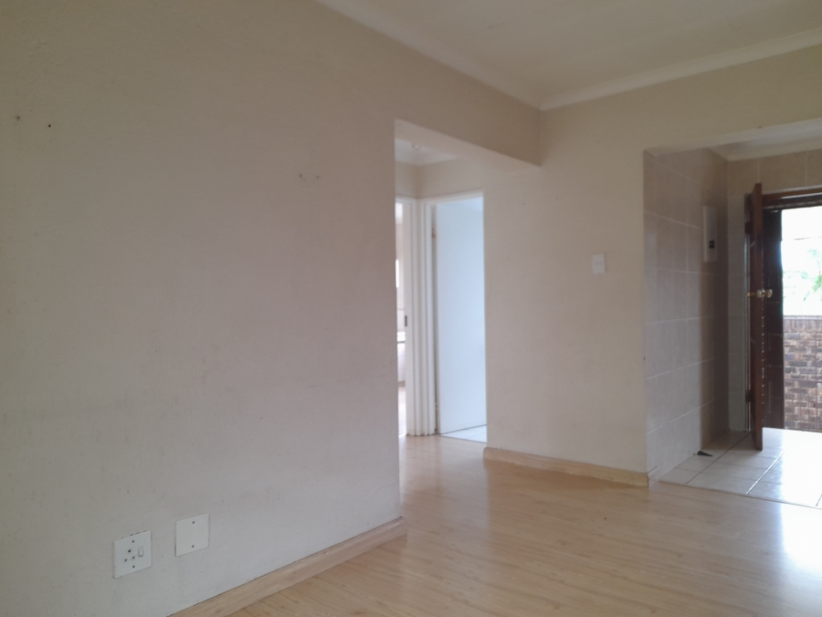 2 Bedroom Property for Sale in Oakdene Gauteng