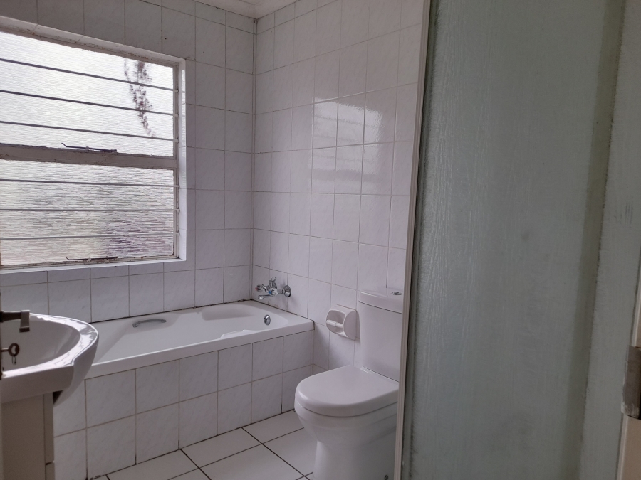 2 Bedroom Property for Sale in Oakdene Gauteng