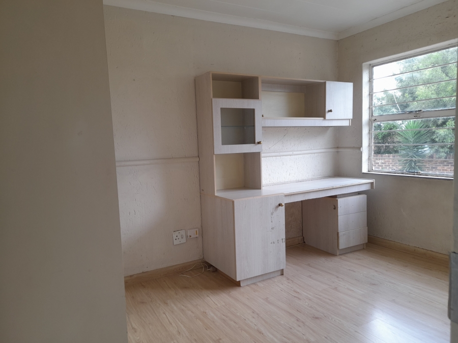 2 Bedroom Property for Sale in Oakdene Gauteng