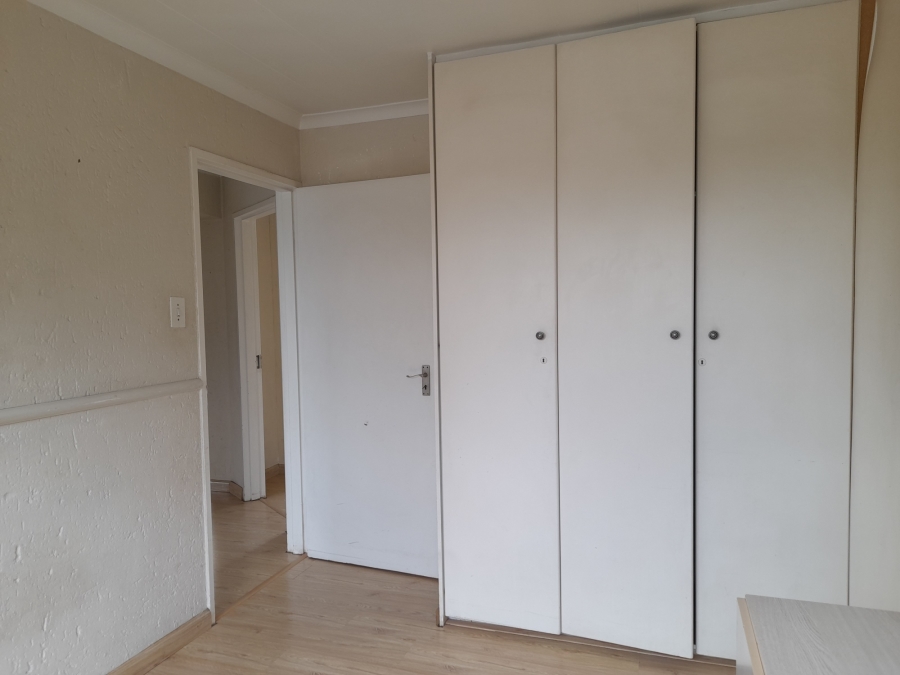 2 Bedroom Property for Sale in Oakdene Gauteng