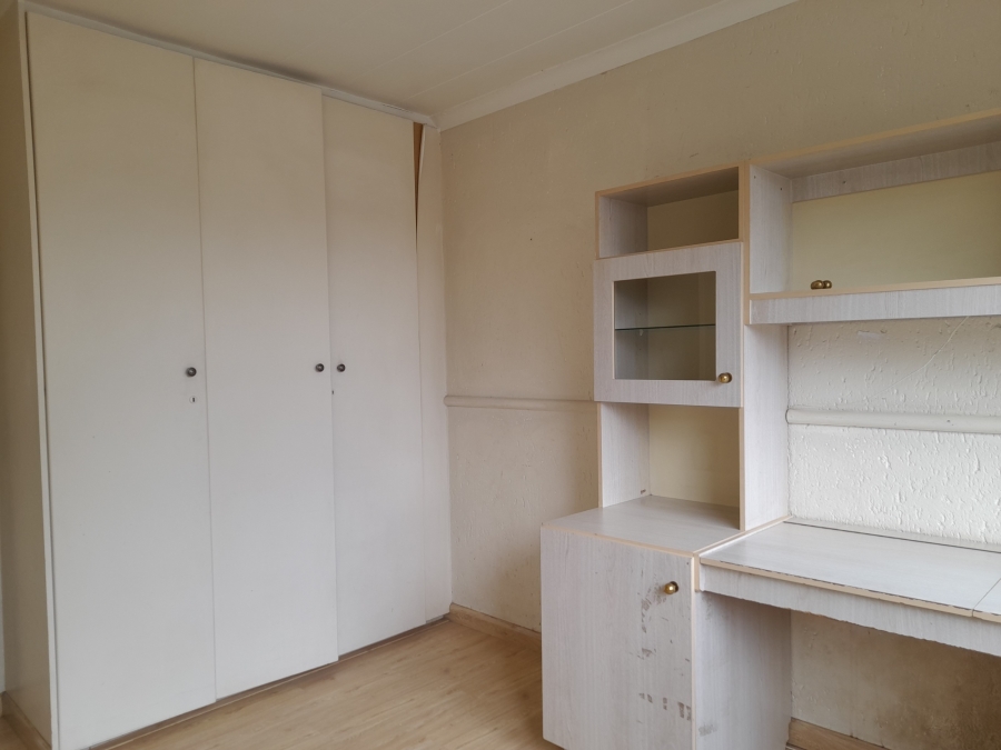 2 Bedroom Property for Sale in Oakdene Gauteng