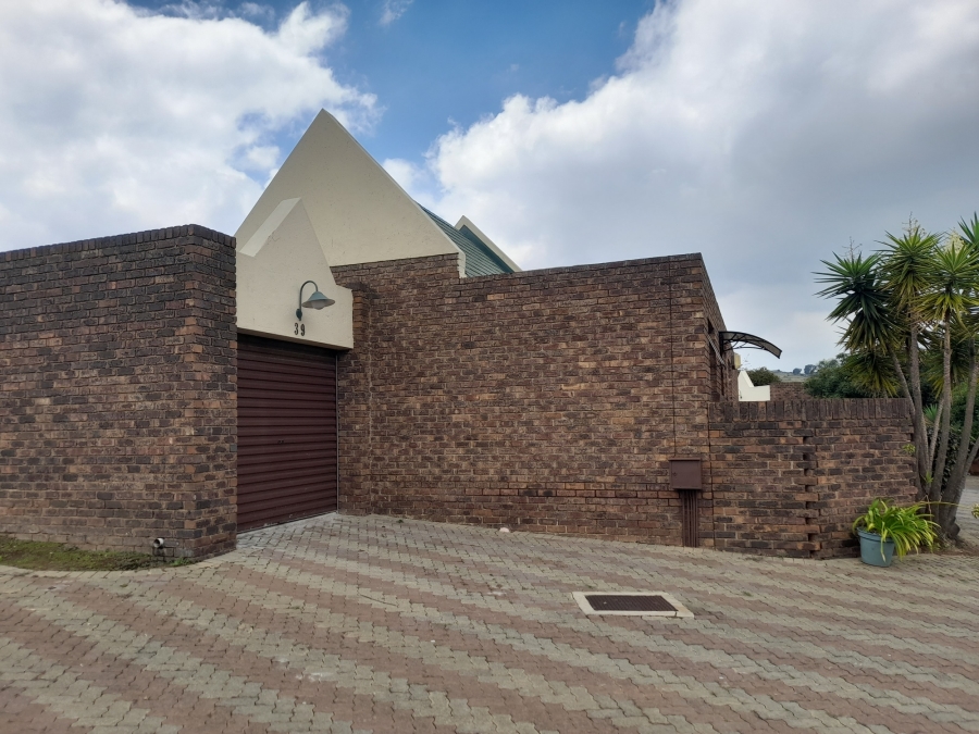 2 Bedroom Property for Sale in Oakdene Gauteng