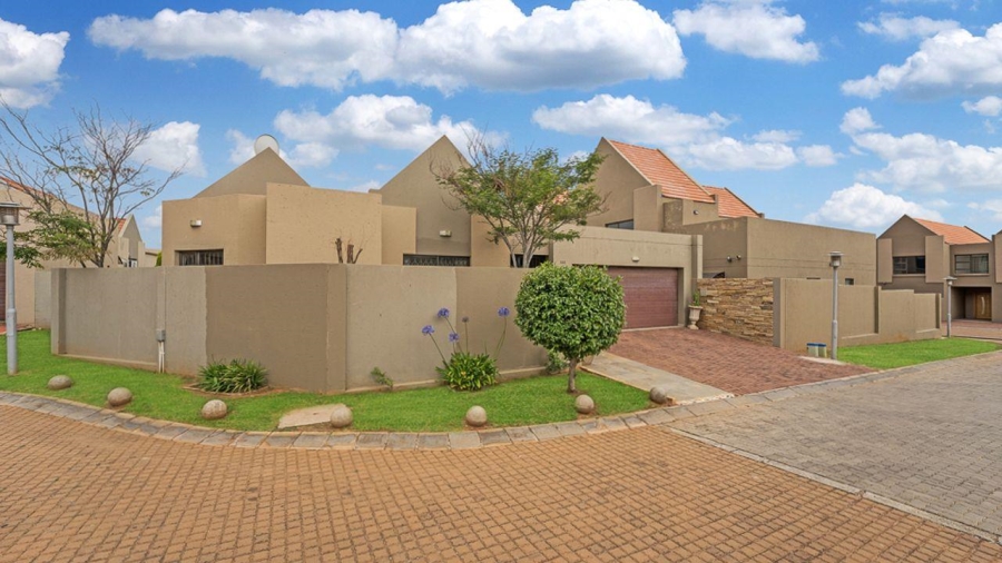3 Bedroom Property for Sale in Lakefield Gauteng