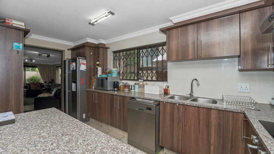 3 Bedroom Property for Sale in Lakefield Gauteng