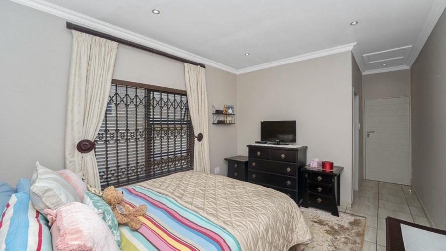 3 Bedroom Property for Sale in Lakefield Gauteng