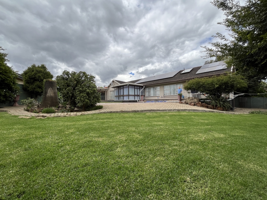 4 Bedroom Property for Sale in Greenhills Gauteng