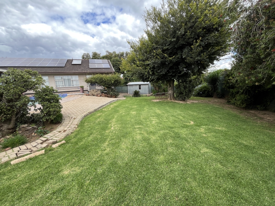 4 Bedroom Property for Sale in Greenhills Gauteng