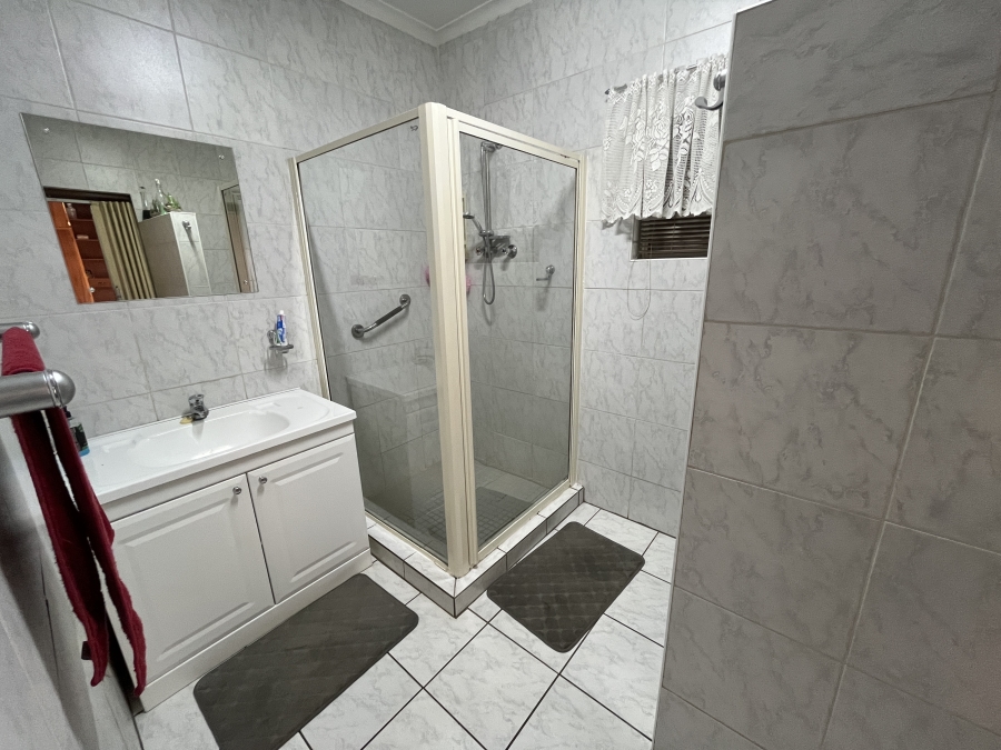 4 Bedroom Property for Sale in Greenhills Gauteng