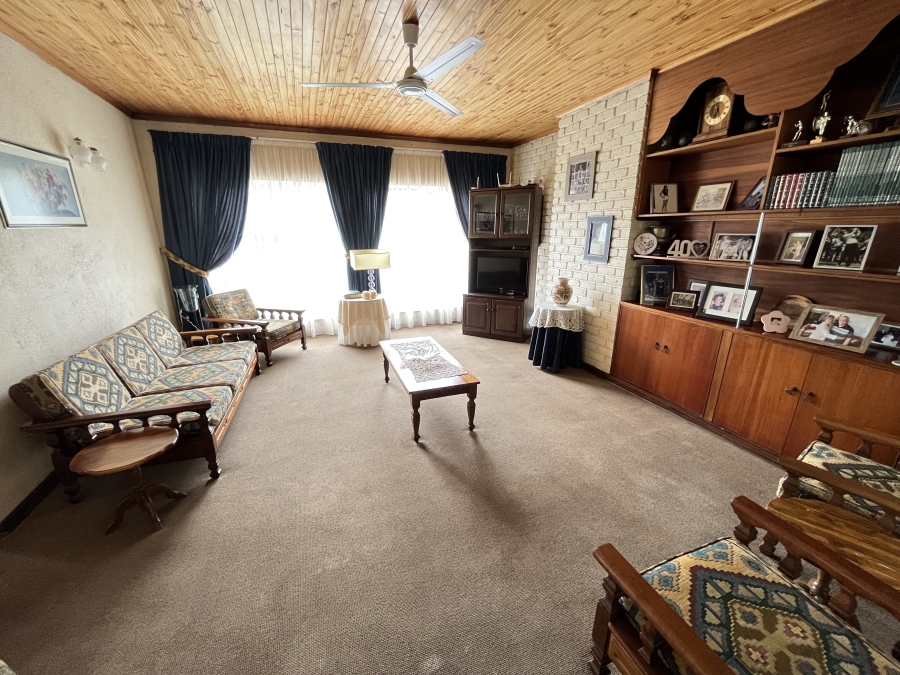 4 Bedroom Property for Sale in Greenhills Gauteng