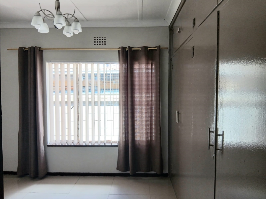 4 Bedroom Property for Sale in Oberholzer Gauteng