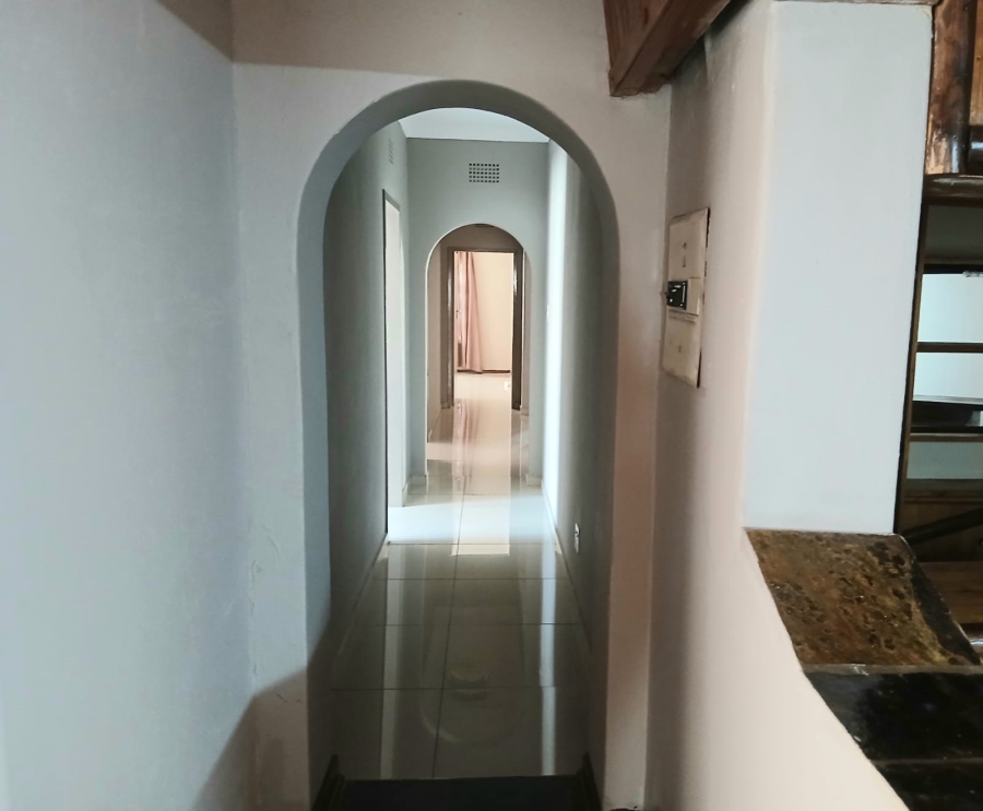 4 Bedroom Property for Sale in Oberholzer Gauteng