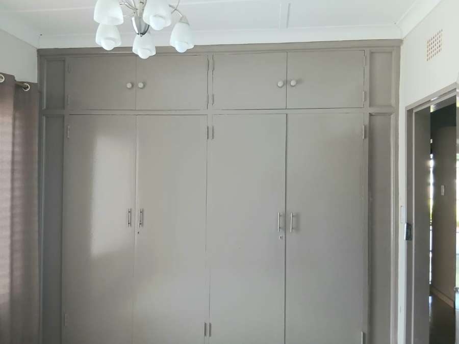 4 Bedroom Property for Sale in Oberholzer Gauteng