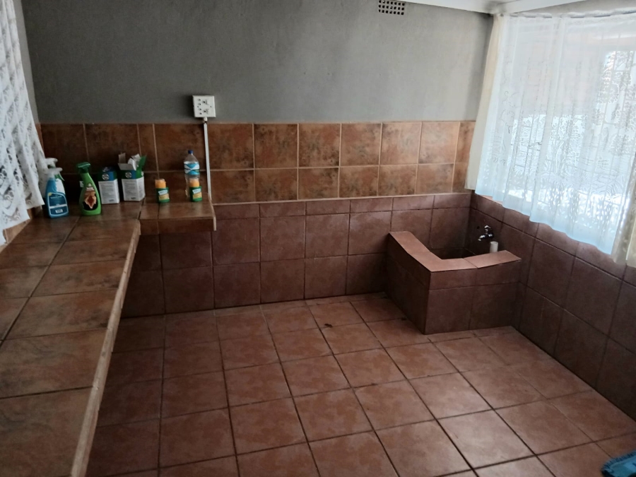 4 Bedroom Property for Sale in Oberholzer Gauteng