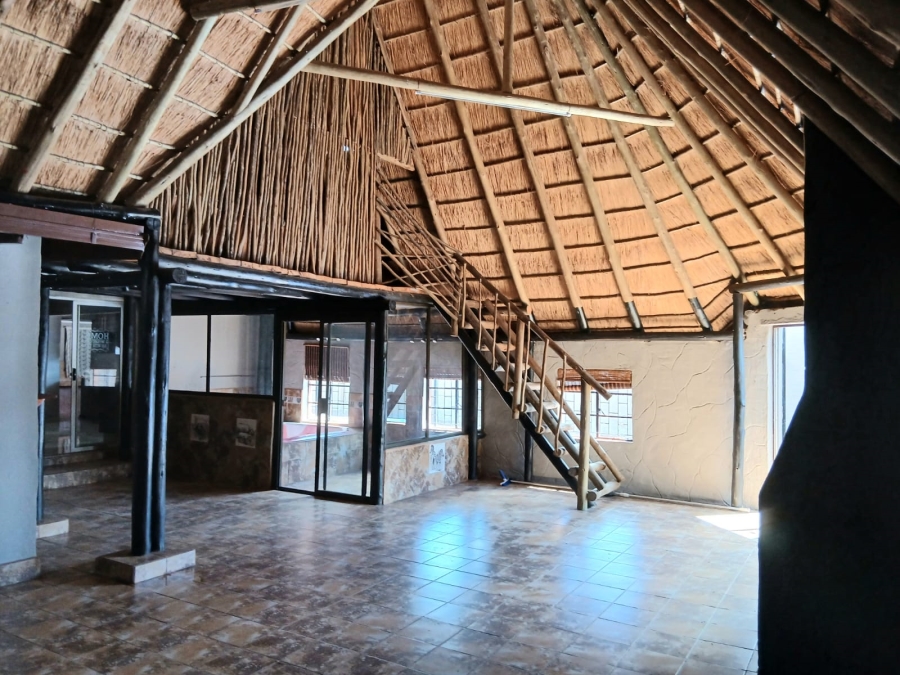 4 Bedroom Property for Sale in Oberholzer Gauteng