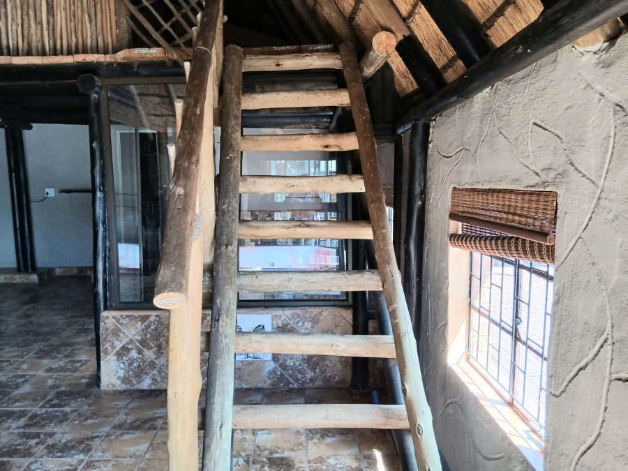 4 Bedroom Property for Sale in Oberholzer Gauteng