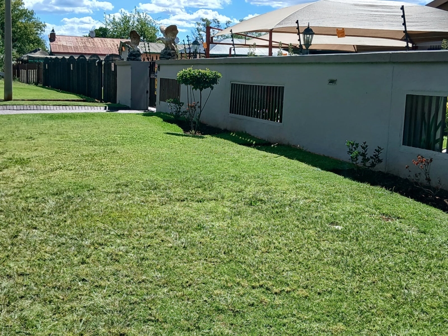 4 Bedroom Property for Sale in Oberholzer Gauteng