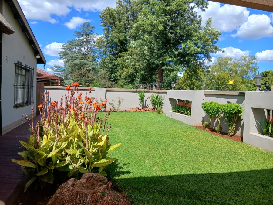 4 Bedroom Property for Sale in Oberholzer Gauteng