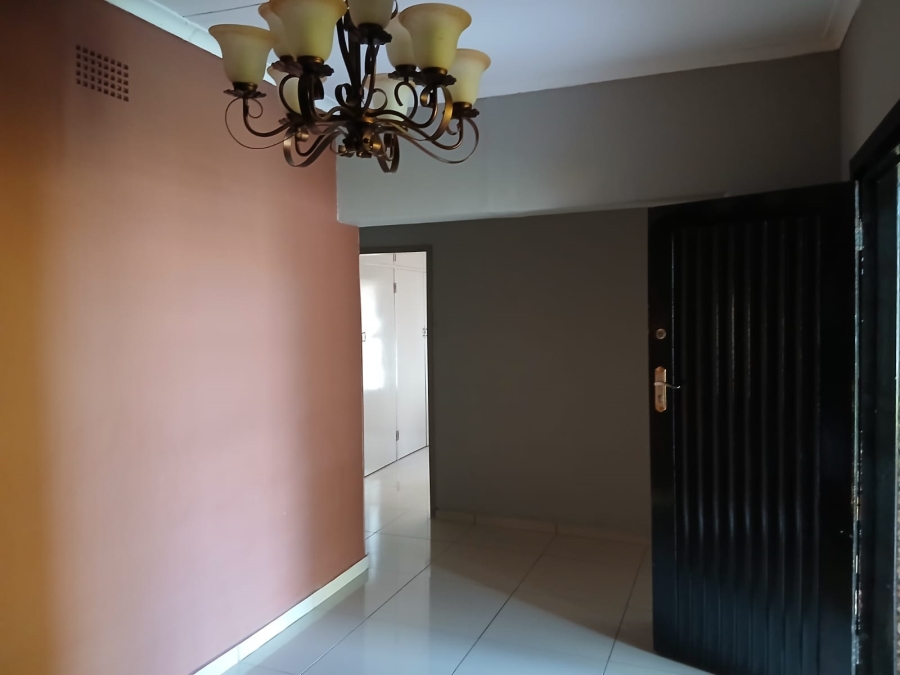 4 Bedroom Property for Sale in Oberholzer Gauteng