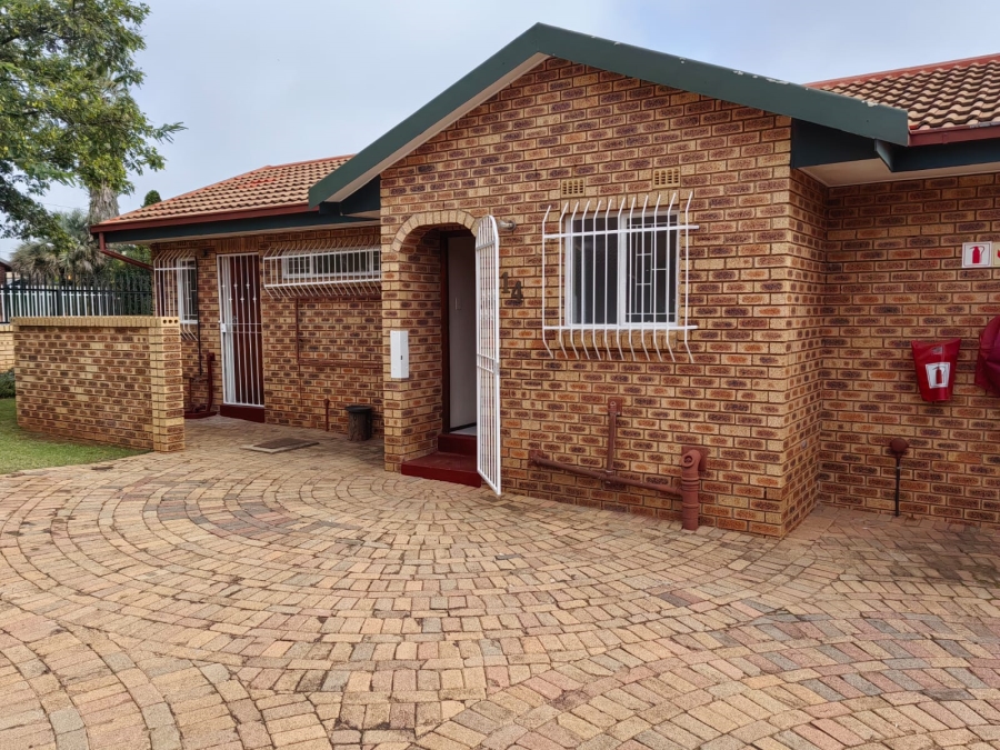 2 Bedroom Property for Sale in Randpoort Gauteng