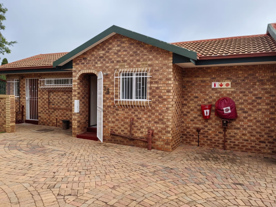 2 Bedroom Property for Sale in Randpoort Gauteng
