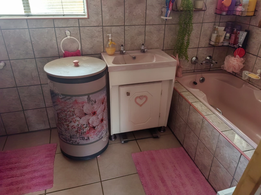 3 Bedroom Property for Sale in Randpoort Gauteng