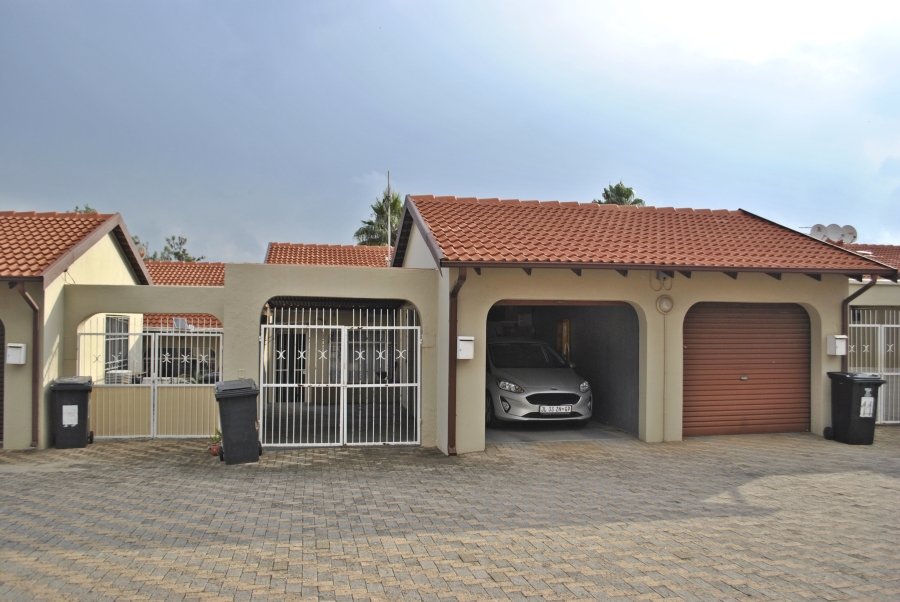 2 Bedroom Property for Sale in Rant En Dal Gauteng