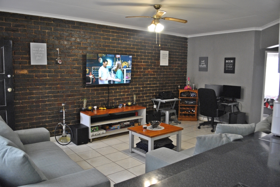 2 Bedroom Property for Sale in Rant En Dal Gauteng