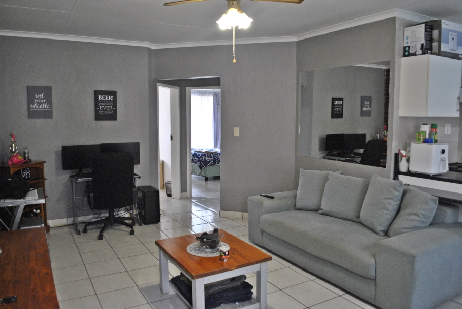 2 Bedroom Property for Sale in Rant En Dal Gauteng