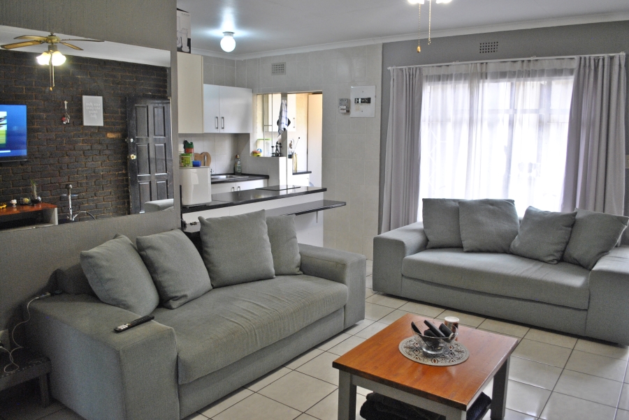 2 Bedroom Property for Sale in Rant En Dal Gauteng