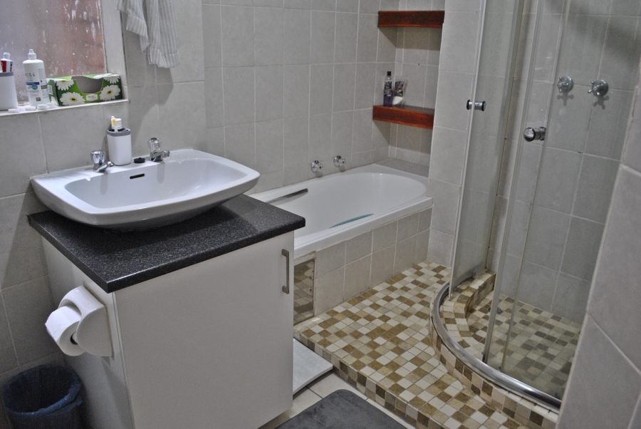 2 Bedroom Property for Sale in Rant En Dal Gauteng