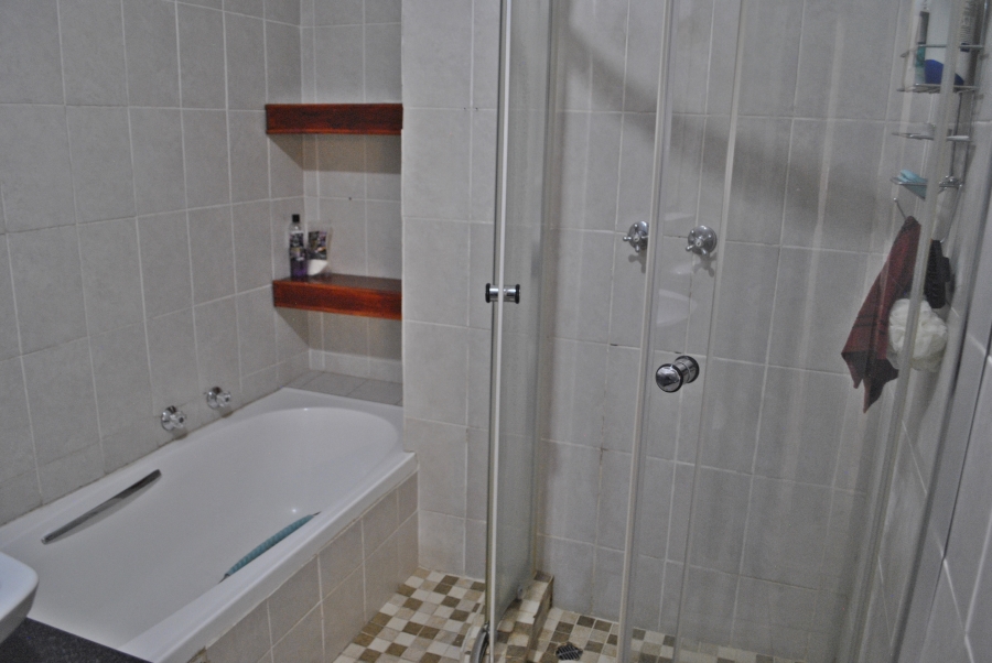 2 Bedroom Property for Sale in Rant En Dal Gauteng