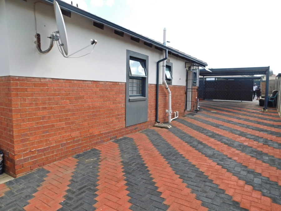 3 Bedroom Property for Sale in Mindalore Gauteng