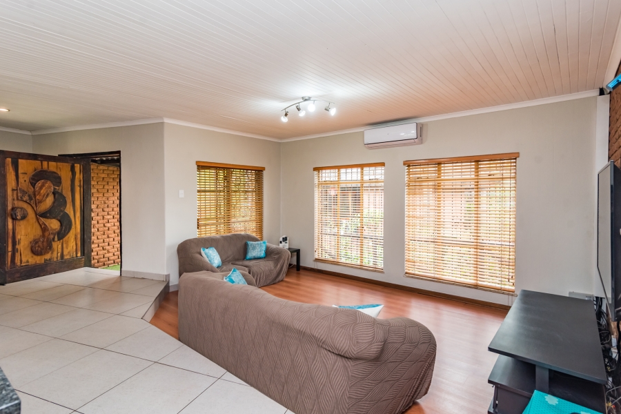 4 Bedroom Property for Sale in Wierda Park Gauteng