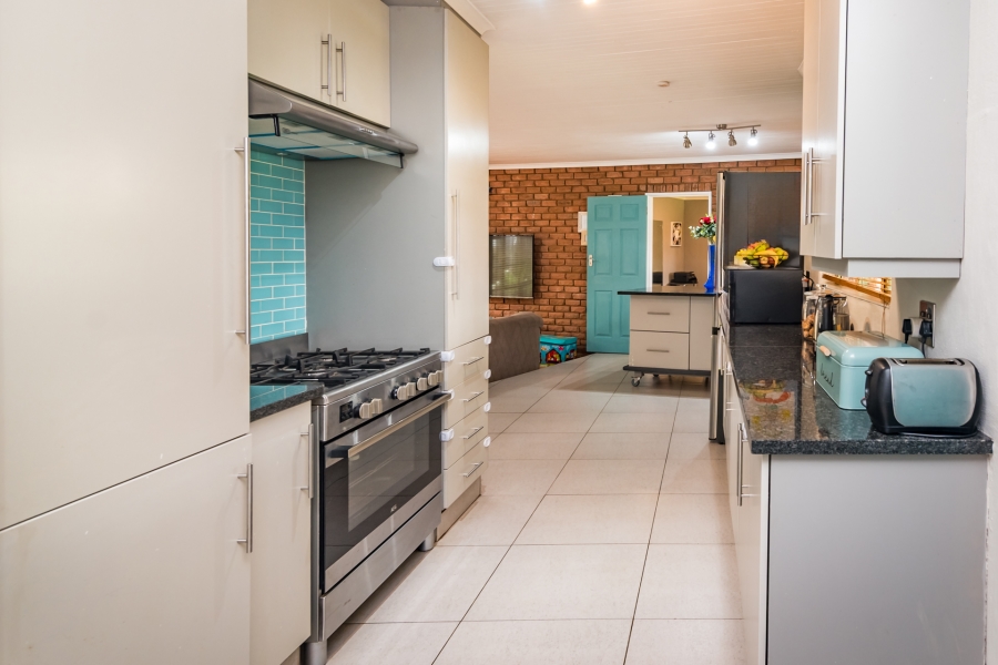 4 Bedroom Property for Sale in Wierda Park Gauteng