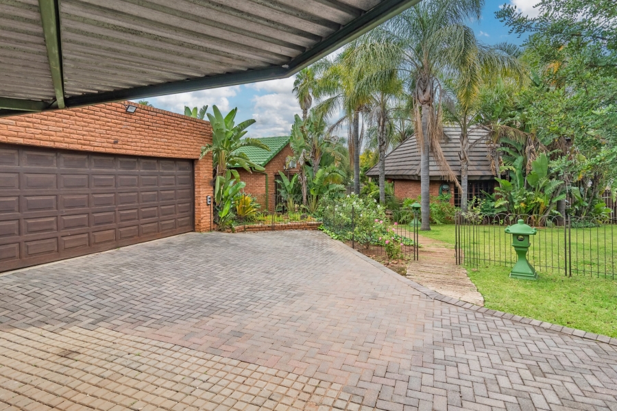 4 Bedroom Property for Sale in Wierda Park Gauteng