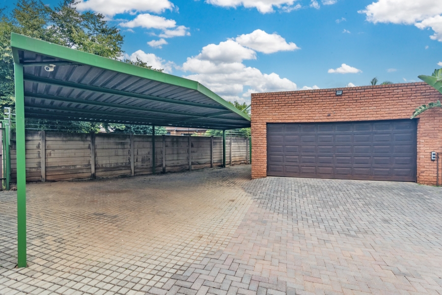 4 Bedroom Property for Sale in Wierda Park Gauteng