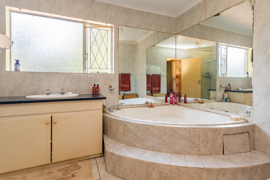 5 Bedroom Property for Sale in Horison Gauteng