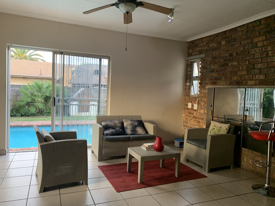 4 Bedroom Property for Sale in Vanderbijlpark SE 6 Gauteng