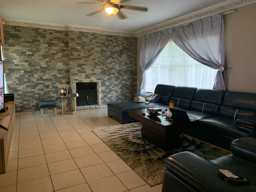 4 Bedroom Property for Sale in Vanderbijlpark SE 6 Gauteng