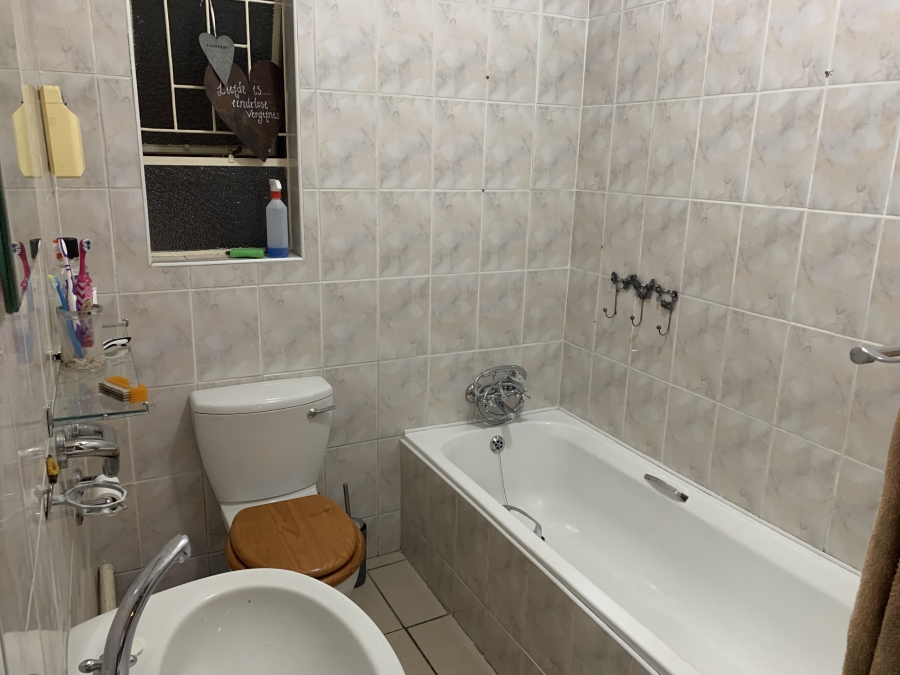 4 Bedroom Property for Sale in Vanderbijlpark SE 6 Gauteng
